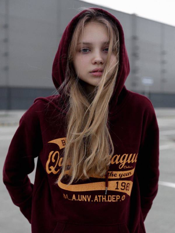 Model Aleksandra Savchik | ATR.ONE